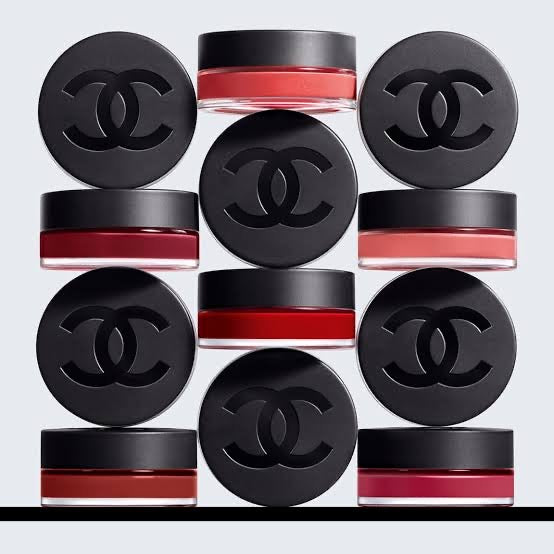 N°1 De Chanel Red Camellia Red Revitalizing Lip and Cheek Berry Boost 